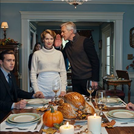 Podczas kolacji z okazji Święta Dziękczynienia mój były mąż podszedł do naszego syna i szepnął mu coś do ucha.