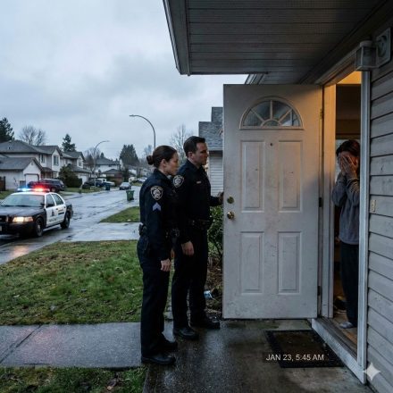 1:00 w nocy. Krzyk. „20 000 dolarów albo znika”. Rozłączyłem się, myśląc, że to żałosny przekręt. O świcie policja była u moich drzwi – a koszmar dopiero się zaczynał.