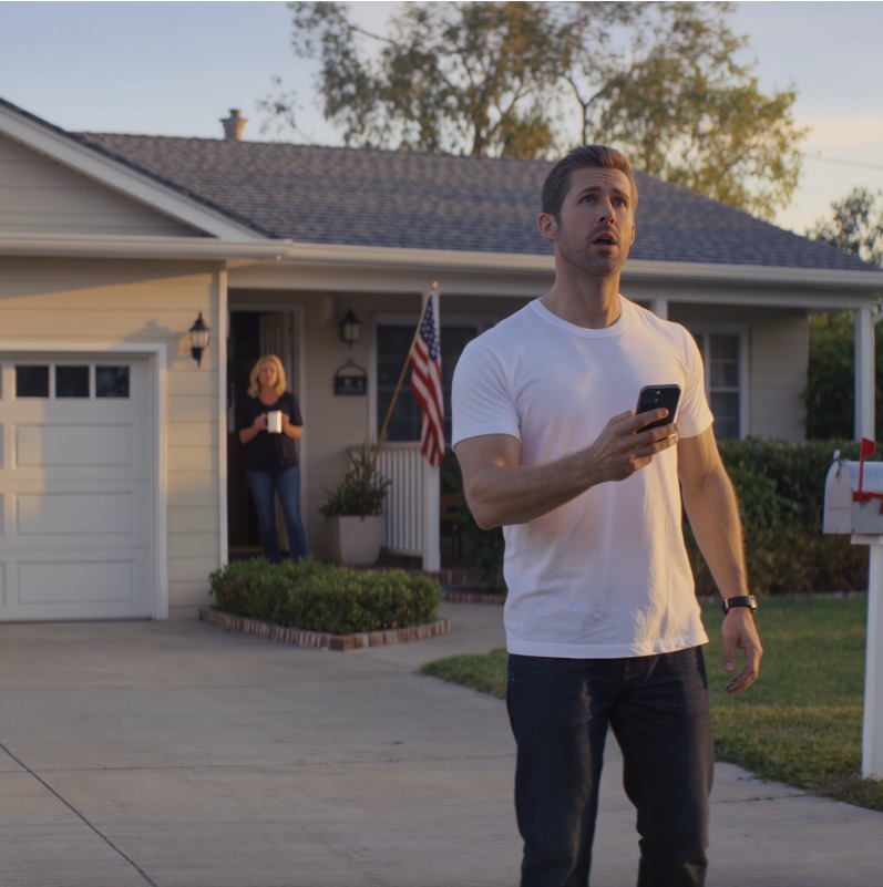 O 3 nad ranem moja młodsza siostra zabrała mi kluczyki bez mojej zgody; następnego ranka mój nowy SUV zniknął, a potem pojawiło się zdjęcie, które zaparło dech w piersiach całej rodzinie — mama mimo to warknęła: „Nie oskarżaj swojej siostry…”. Nie sprzeciwiałam się, bo samo dokładne przyjrzenie się KLUCZYKOM wywracało wszystko do góry nogami.