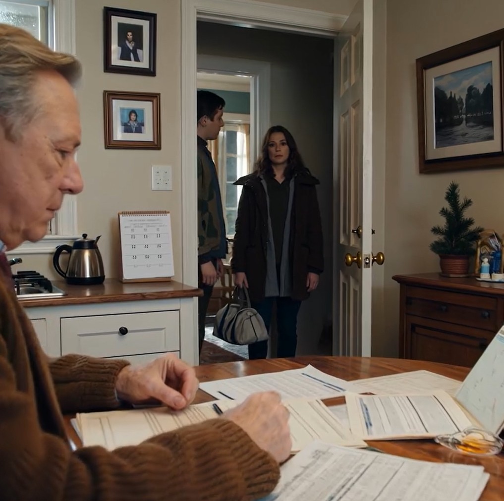 Tata nie zaprosił mnie na święta. Powiedzieli, że jestem „zajęty pracą”. Więc milczałem. Trzy miesiące później – jego głos się załamał: „JAK DO TEGO DOSZŁO?”