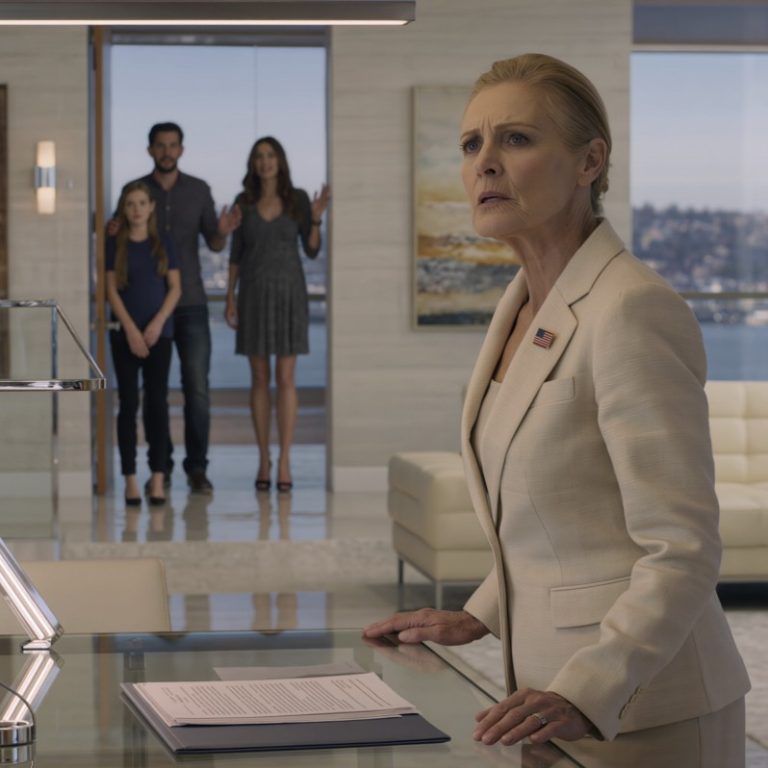 Wróciłam do domu z pogrzebu dziadka ze złożoną flagą na kolanach i sekretem w torbie, a przez drzwi wejściowe usłyszałam, jak moja rodzina planuje, co ze mną zrobić