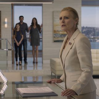 „Słyszeliśmy, że kupiłeś penthouse. Przyjechaliśmy, żeby z tobą zamieszkać i zawrzeć pokój” – powiedzieli mój syn i synowa w moich drzwiach. Ale kiedy weszli do penthouse’u, zamarli na widok tego, co zobaczyli. Zamarli na ten widok.