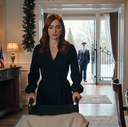 Podczas świątecznej kolacji mój tata wyrzucił mnie i mojego dziadka na wózku inwalidzkim w mroźną noc. Myślałem, że straciliśmy wszystko, dopóki dziadek nie wyjawił prawdy: był sekretnym miliarderem z majątkiem ponad 2,3 miliarda dolarów i 109 nieruchomościami.