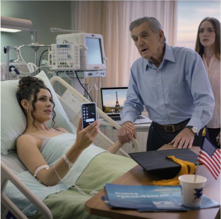 Kiedy zemdlałam na ukończeniu studiów, lekarze wezwali moich rodziców. Nigdy nie przyjechali. Zamiast tego siostra oznaczyła mnie na zdjęciu: „Wreszcie – rodzinny wyjazd do Paryża, bez stresu, bez dramatów”. Nic nie powiedziałam.