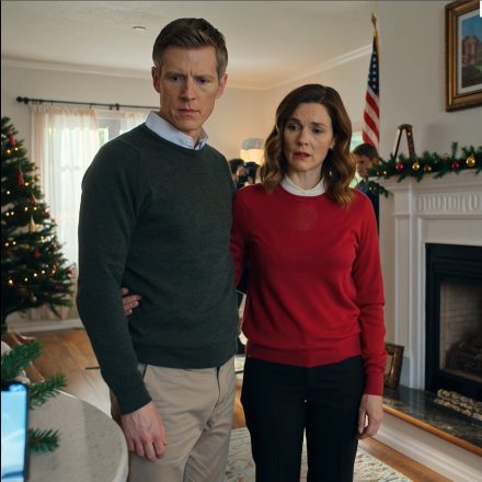 W Wigilię moja córka napisała SMS-a: „Spędzamy święta u rodziców Dereka – tylko najbliższa rodzina. Rozumiesz”. Nie kłóciłam się. Spędziłam noc z kimś nowym. Kiedy opublikowałam zdjęcie, moja córka zadzwoniła 14 razy… Bo kobieta, z którą byłam, była…