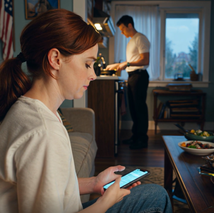 Oskarżyłam mojego byłego chłopaka, żołnierza piechoty morskiej, o zdradę przez jedną wiadomość tekstową… a kiedy spokojnie powiedział: „Tak, zdradziłem”, całe moje życie wywróciło się do góry nogami – ponieważ to, co zrobił później, nie było tym, czego się spodziewałam, i miało to wyjaśnić wszystko, czego bałam się nazwać