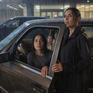 MOI RODZICE SIĘ MNIE WYRZEKLI I POZOSTAWILI NA GŁUPSZĄ CHOROBĘ. SPAŁAM W SAMOCHODZIE Z CHOROBĄ CÓRKI…