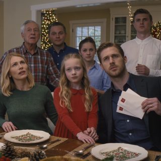 Moja rodzina wyrzuciła mnie i mojego siedmioletniego syna podczas kolacji wigilijnej. „Musicie stąd wyjść i nigdy nie wracać…”