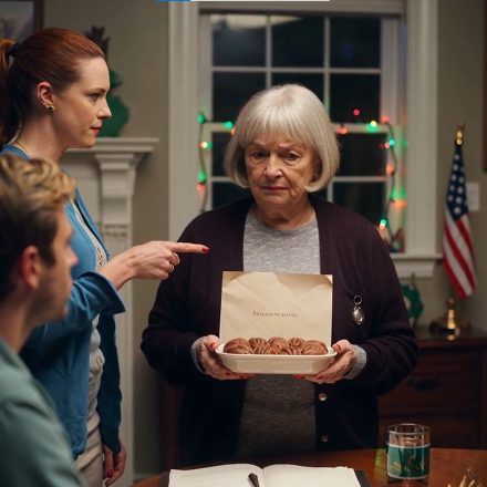 Synowa warknęła: „Zapłać czynsz albo się wynoś”, a mój syn uśmiechnął się złośliwie, „Zobaczymy, jak przeżyjesz”, więc spakowałam się, pojechałam do nowego domu i zerwałam z nimi kontakt.