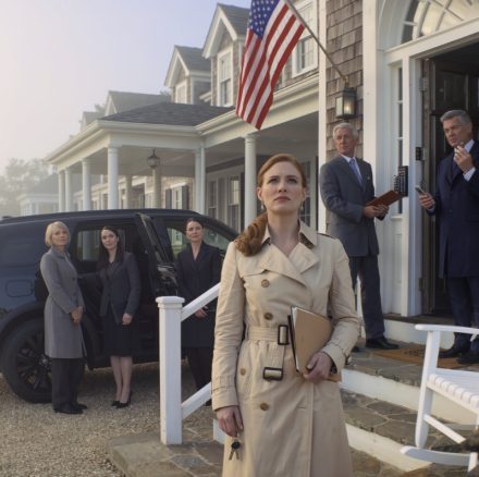 Moi rodzice dali mi dwa dni na wyprowadzkę z odziedziczonej przeze mnie rezydencji, myśląc, że wygrają. Ale ja miałem ukrytą w sejfie tajną broń i świadka czekającego na ganku. Kliknij, aby posłuchać, jak zamieniłem dzień eksmisji w ich najgorszy koszmar…