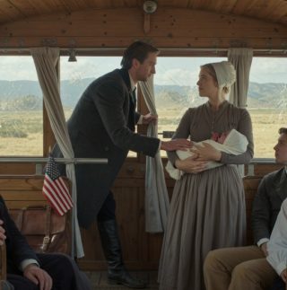 Niemowlak krzyczał bez przerwy w dyliżansie, dopóki wdowa nie zrobiła czegoś nie do pomyślenia dla bogatego kowboja…