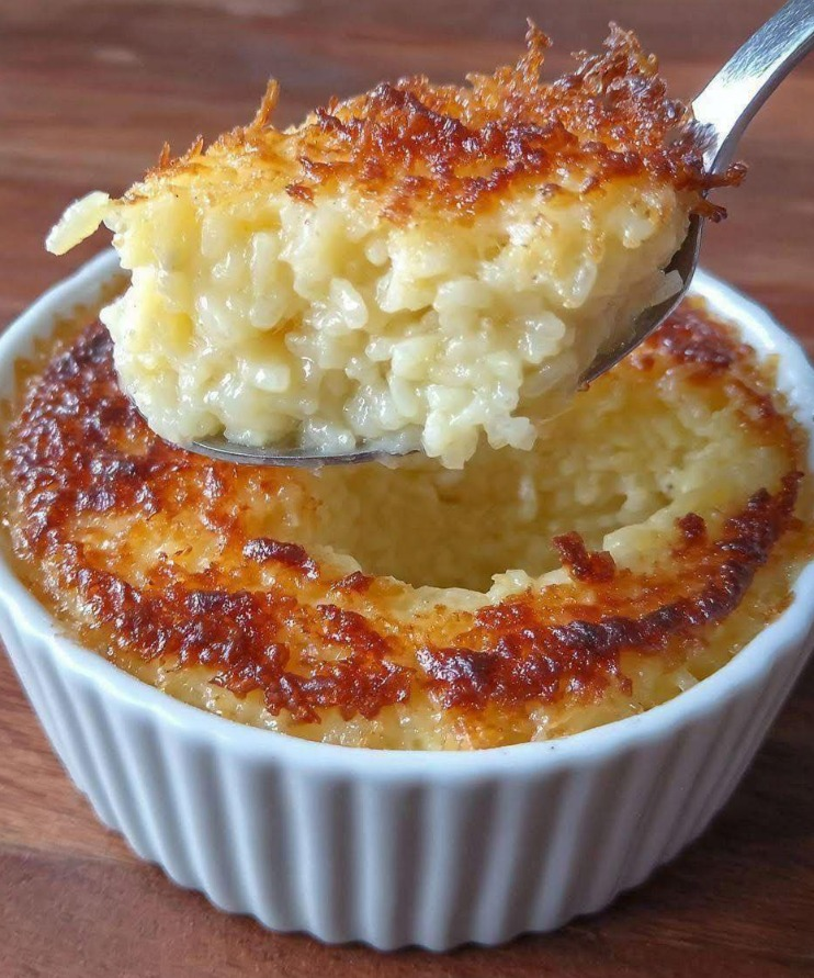 kremowy pieczony budyń ryżowy z karmelizowanym