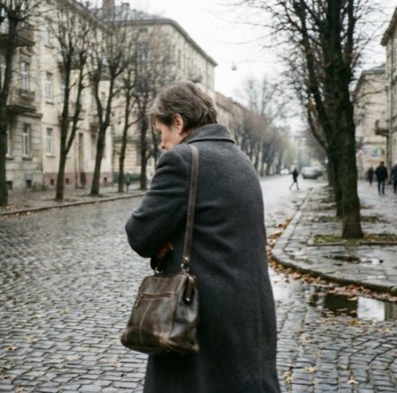 „Nic się nie zmieni” – historia matki, która przepisała mieszkanie synowi