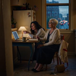 Mój syn i synowa powiedzieli mi przy obiedzie: „To normalne, że żyjemy w nędzy, nie obchodzi nas to”. Mówili to, jedząc gulasz i brzęcząc widelcami, jakby to była najnormalniejsza rzecz na świecie, żeby powiedzieć coś takiego kobiecie, która go wychowała.