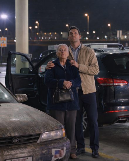 O godzinie 3:00 rano mój budynek pękł niczym skorupka jajka, syreny pomalowały niebo na czerwono, a o wschodzie słońca moja własna córka nazwała mnie „pasożytem” i kazała mi iść spać do samochodu.