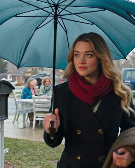 Podczas kolacji wigilijnej usłyszałem, jak moi rodzice planują za darmo wprowadzić rodzinę mojej siostry do mojego apartamentu za 350 000 dolarów. Uśmiechnąłem się i milczałem. Pozwoliłem im się spakować, zaplanować i przechwalać, jakby to już było ustalone. Potem po cichu go sprzedałem… i zamilkłem. 79 nieodebranych połączeń.