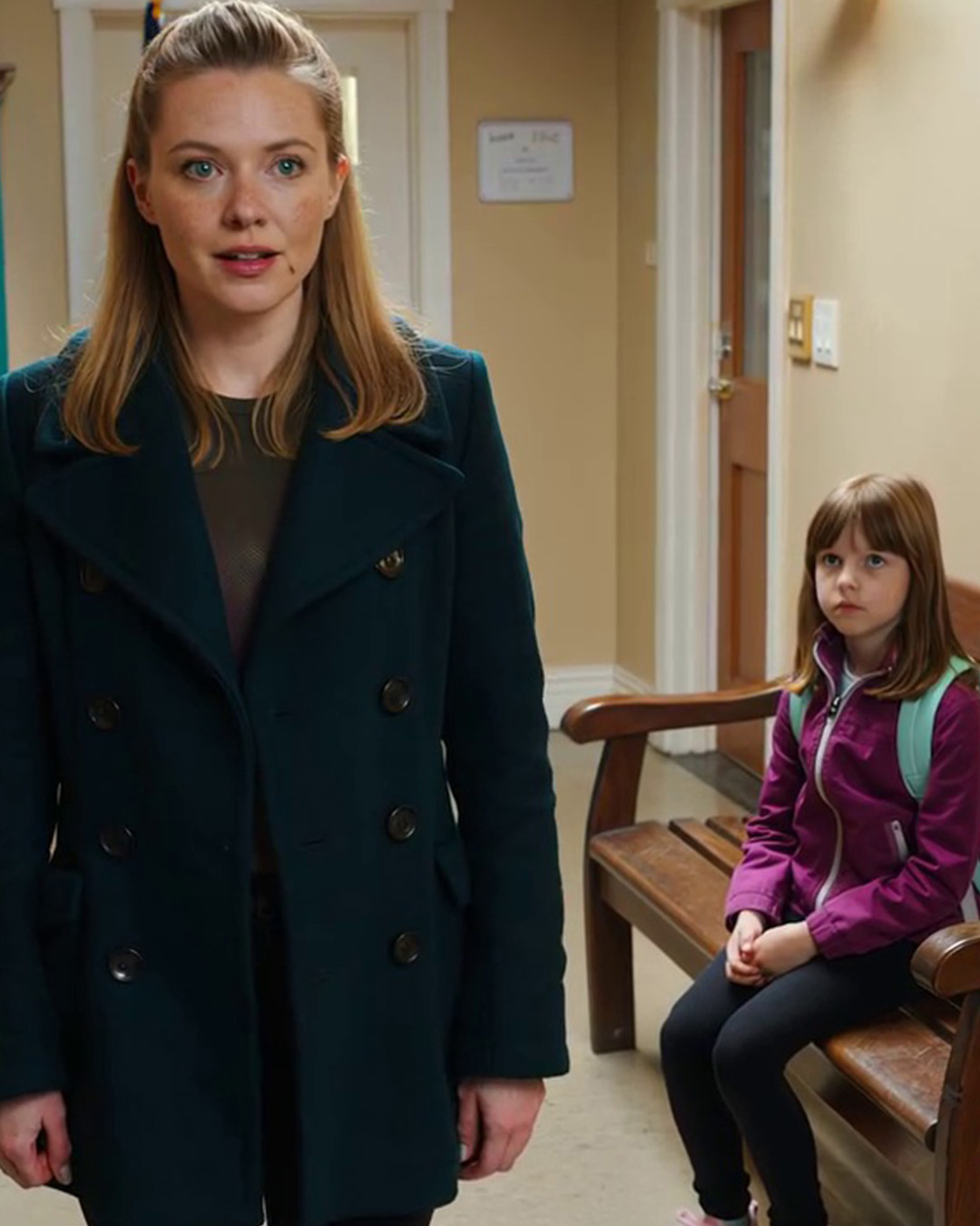 Szkoła zadzwoniła: „Pani córka nadal nie została odebrana. Minęły trzy godziny”. Powiedziałem: „Nie mam córki. Mam 28 lat i jestem singlem”. Odpowiedzieli: „Proszę pana, proszę natychmiast przyjść – w przeciwnym razie będziemy musieli powiadomić odpowiednie władze”. Kompletnie zdezorientowany, pojechałem tam i wszedłem prosto do sekretariatu. Dziewczynka…